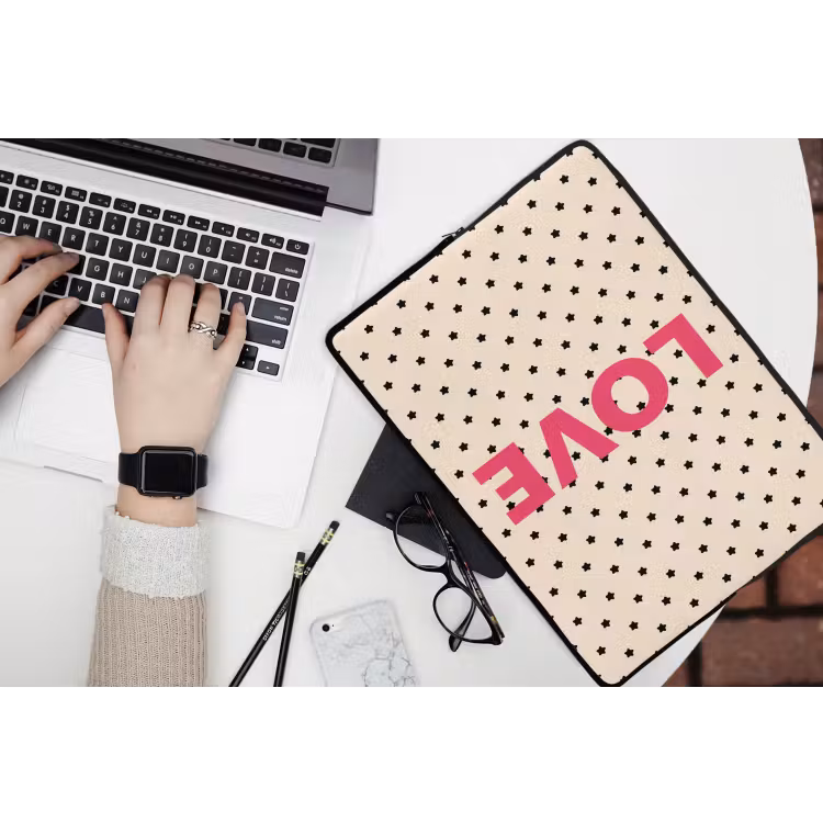 Love - Stippen - Roze laptophoes neopreen klein -bureau