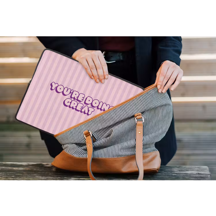 Paars - Strepen - You're doing great - Schaduw laptophoes neopreen klein -tas