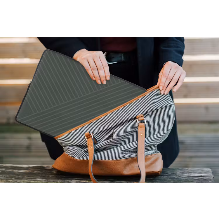 Lijnen - Abstract - Groen - Minimalistisch laptophoes neopreen klein -tas