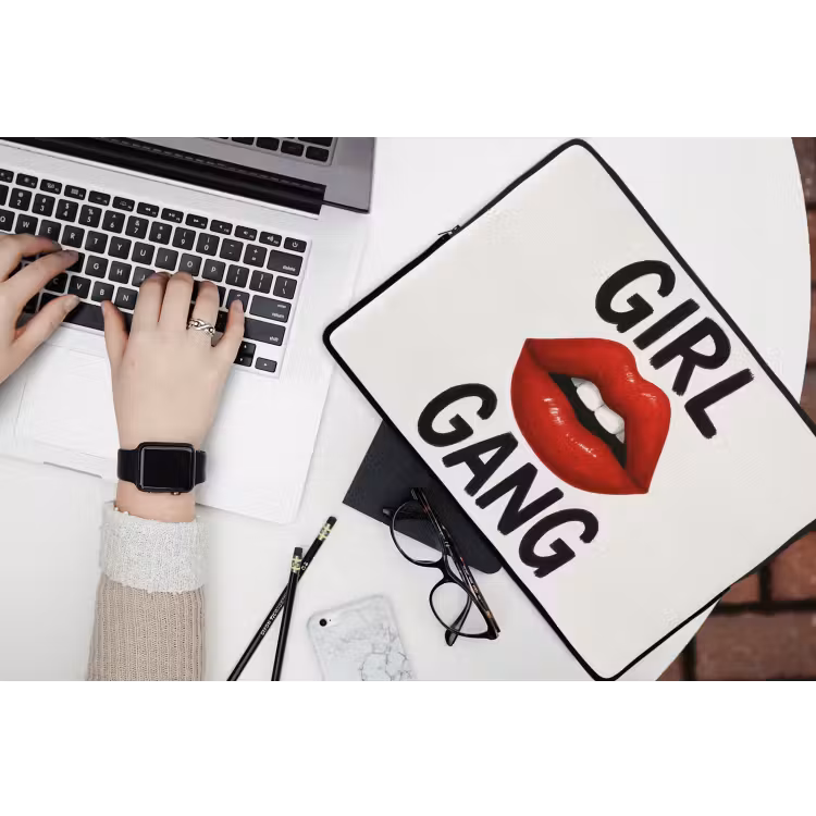 Lip - Girl - Rood - Letters laptophoes neopreen klein -bureau