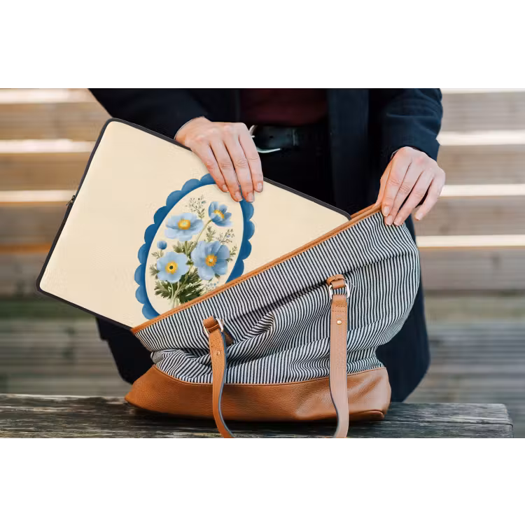 Lijst - Bloemen - Lichtblauw - Illustratie laptophoes neopreen klein -tas