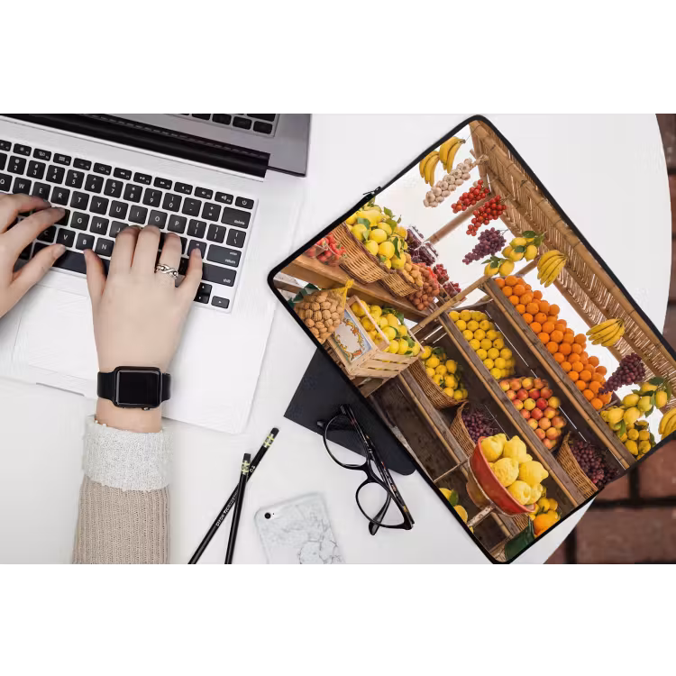 Laptop hülle - Marktstand – Obst – Frisch - Marktkraam - Fruit - Vers laptophoes neopreen klein