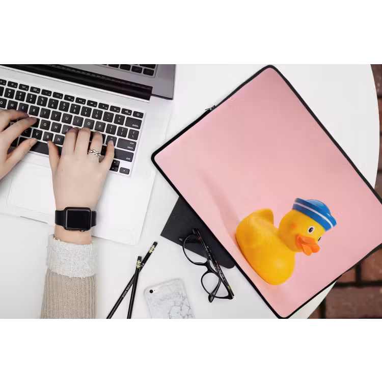 Matroos - Eend - Roze laptophoes neopreen klein -bureau
