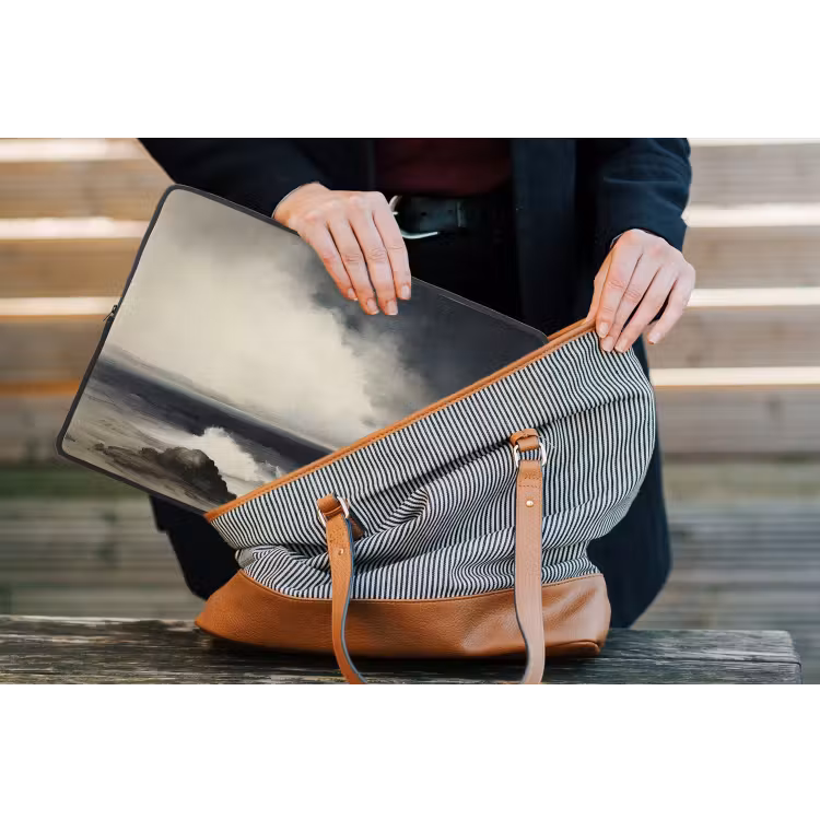 Zee - Rotsen - Storm laptophoes neopreen klein -tas