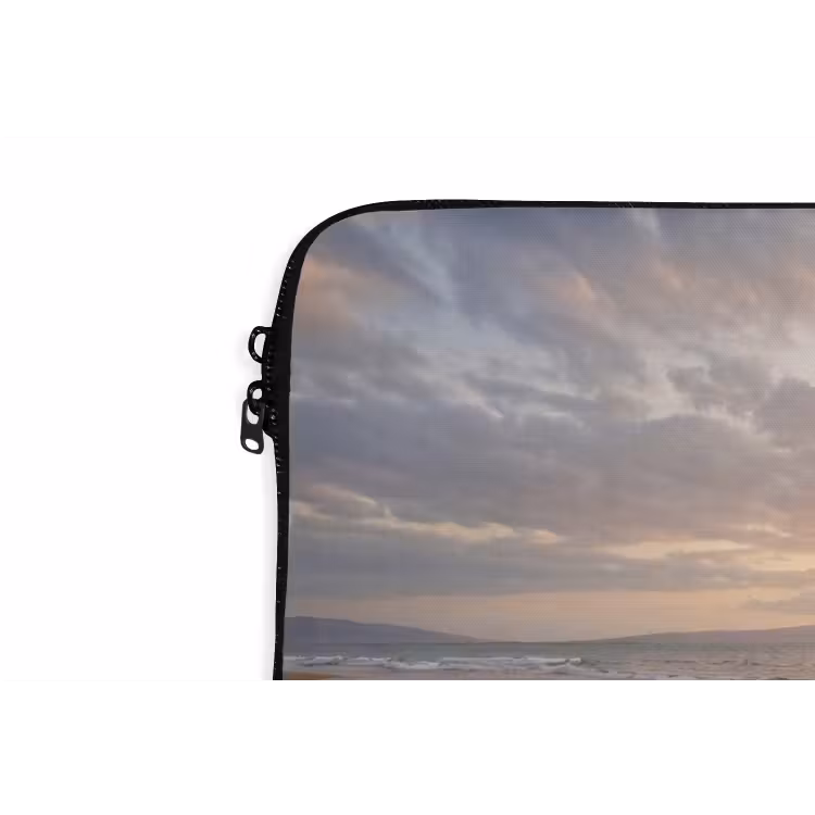 Zee - Kustlijn - Wolken - Landschap - Oranje laptophoes neopreen klein -detail