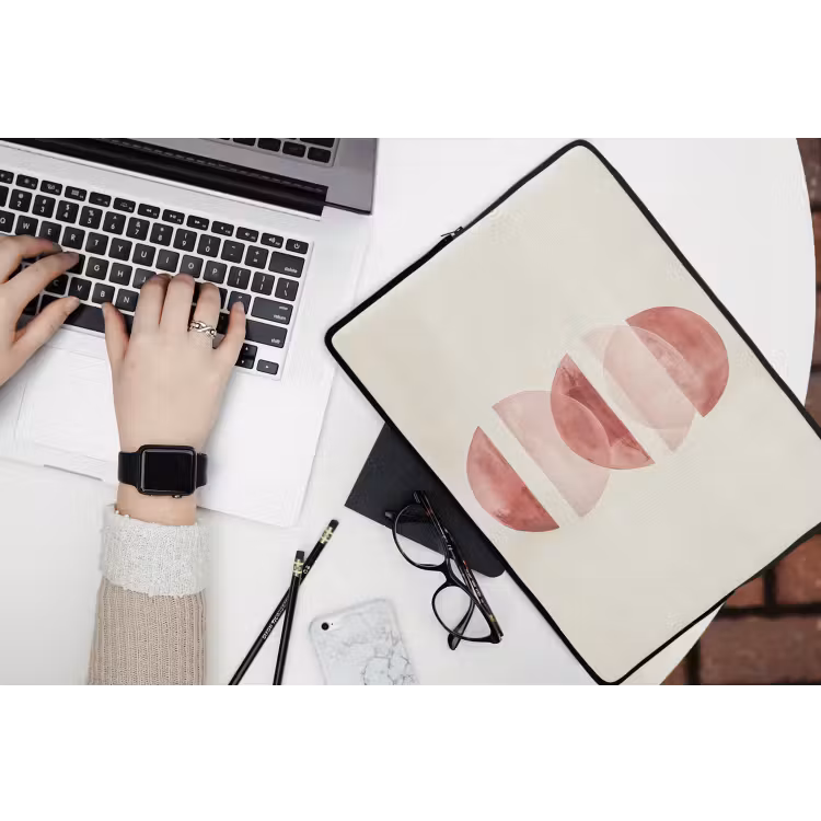 Minimalistisch - Cirkels - Roze laptophoes neopreen klein -bureau