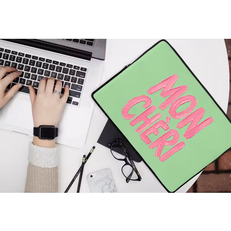 Mon cheri - Groen - Roze laptophoes neopreen klein -bureau