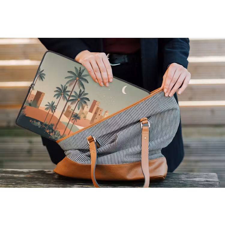 Nachtlandschap - Kamelen - Sterren - zandduinden laptophoes neopreen klein -tas