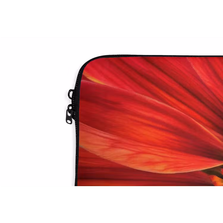 Close up - Bloem- Rood laptophoes neopreen klein -detail