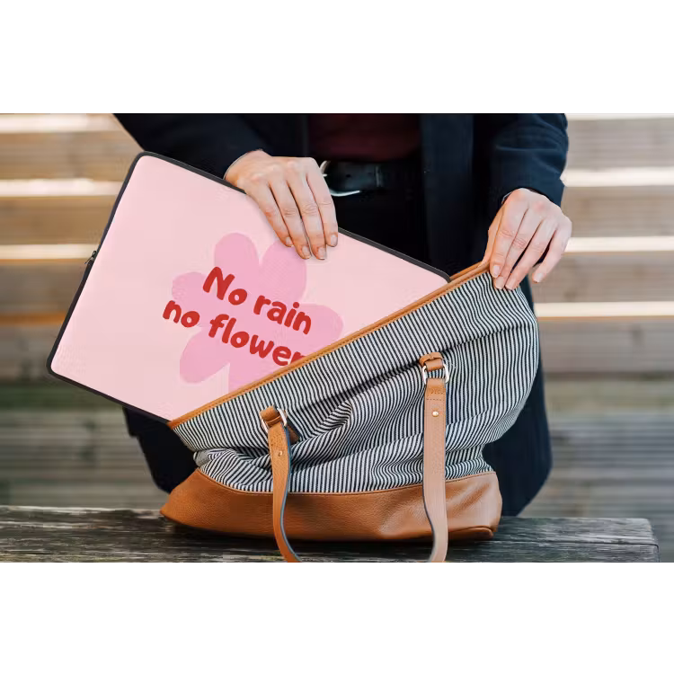 No rain no flowers - Bloem - Roze laptophoes neopreen klein -tas