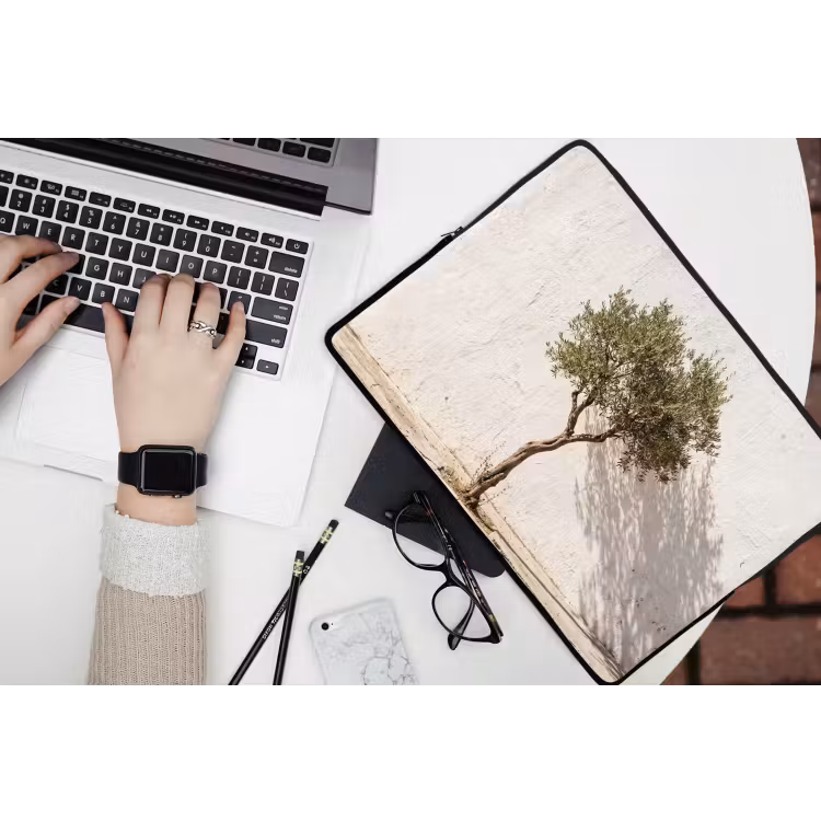Laptop hülle - Olivenbaum – Wand – weiß - Olijfboom - muur - wit laptophoes neopreen klein