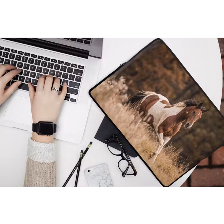Paard - Bruin - Gras laptophoes neopreen klein -bureau