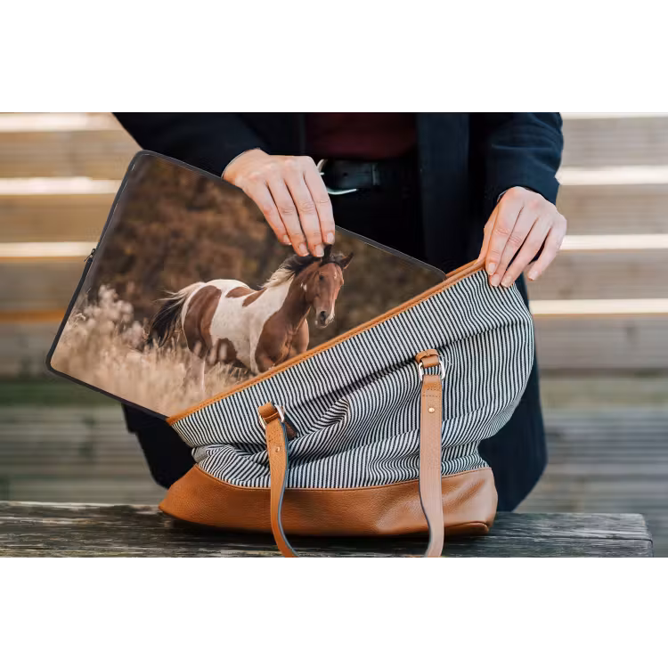 Paard - Bruin - Gras laptophoes neopreen klein -tas