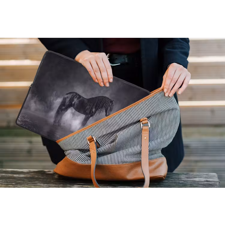 Paard - Magisch - Zwart laptophoes neopreen klein -tas