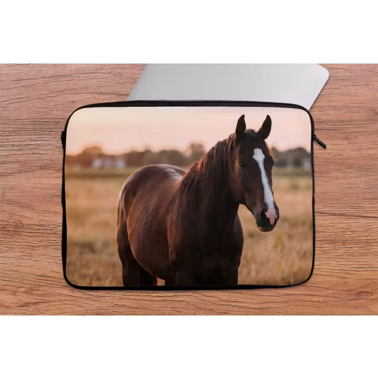 Paard - Zonsondergang - Bruin laptophoes neopreen klein -tafel