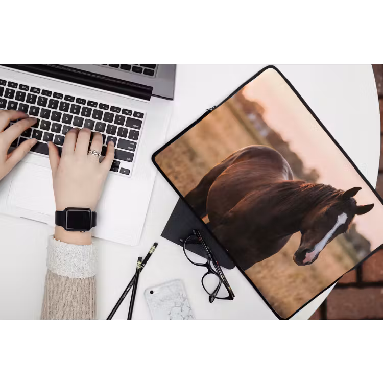 Paard - Zonsondergang - Bruin laptophoes neopreen klein -bureau