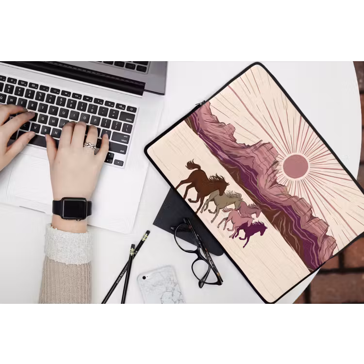 Paarden - Rennend - Woestijn - Natuur - Abstract laptophoes neopreen klein -bureau