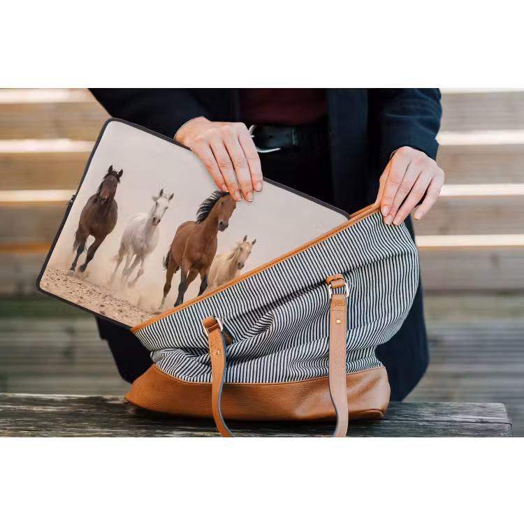Kudde paarden - Stofwolk - Bruin - Zwart laptophoes neopreen klein -tas