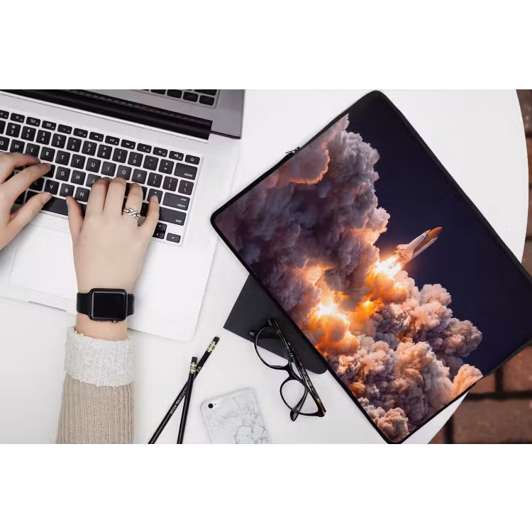 Laptop hülle - Raumfahrzeug – Start – Sterne - Ruimtevaartuig - Lancering - Sterren laptophoes neopreen klein