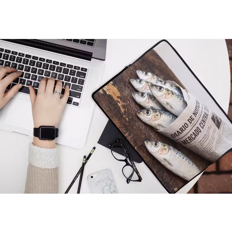 Laptop hülle - Sardine – Zeitung – Schneidebrett - Sardientje - krant - snijplank laptophoes neopreen klein
