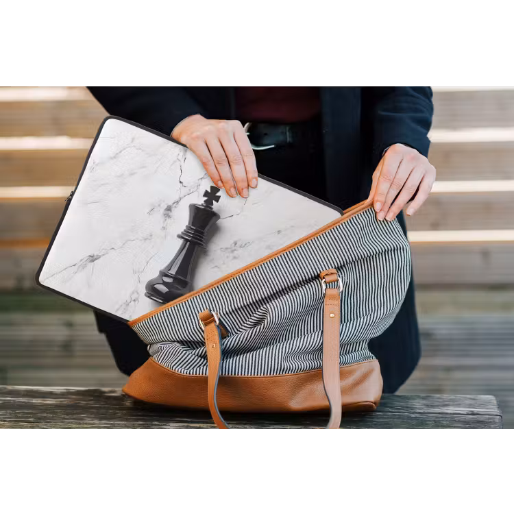 Schaakstuk - Koning - Zwart - Marmer laptophoes neopreen klein -tas
