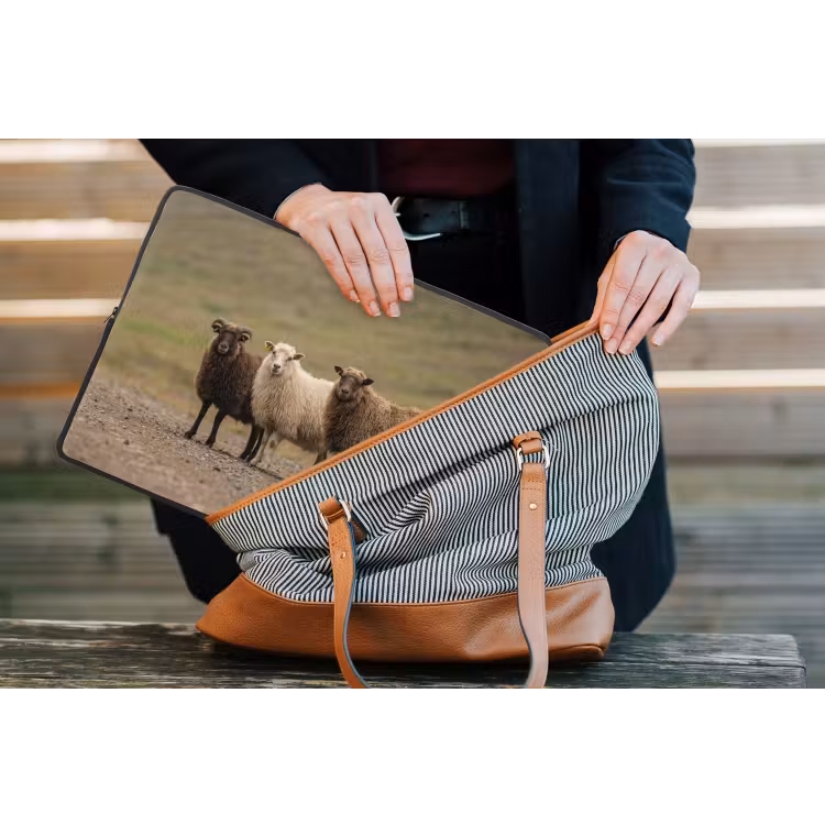 Schapen - Bruin - Wit - Grindpad laptophoes neopreen klein -tas