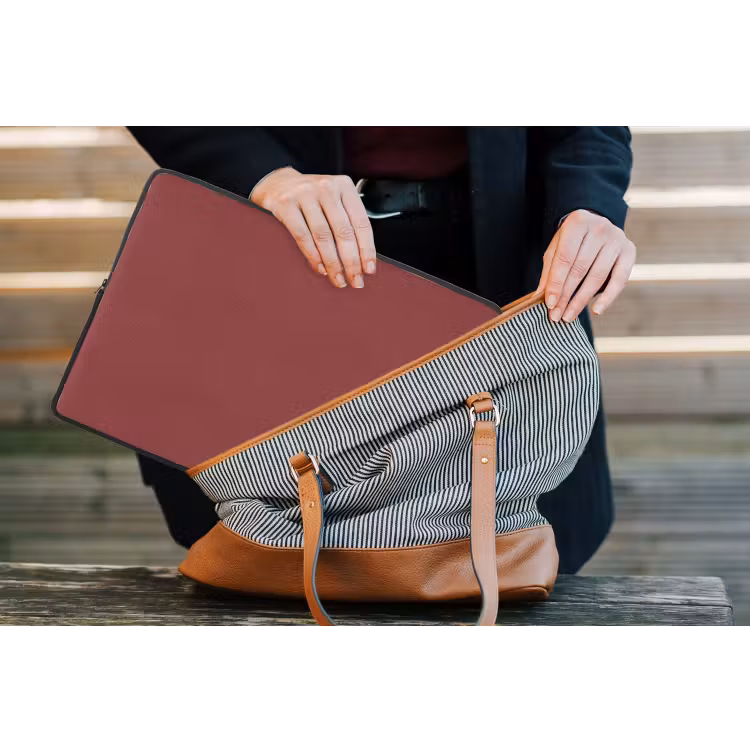 Barn - Antique - Rood laptophoes neopreen klein 279 -tas