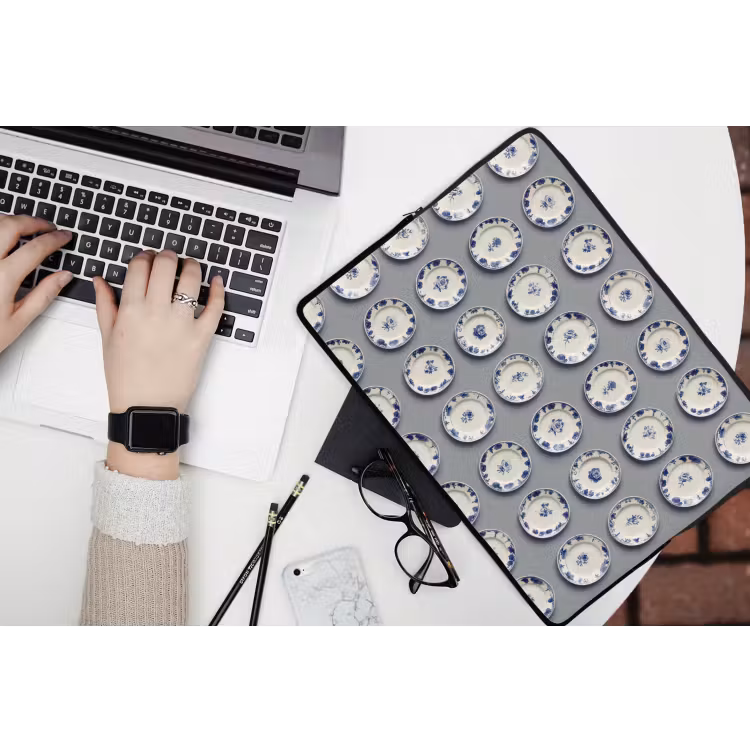Borden - Bloemen - Blauw - Wit laptophoes neopreen klein 279 -bureau