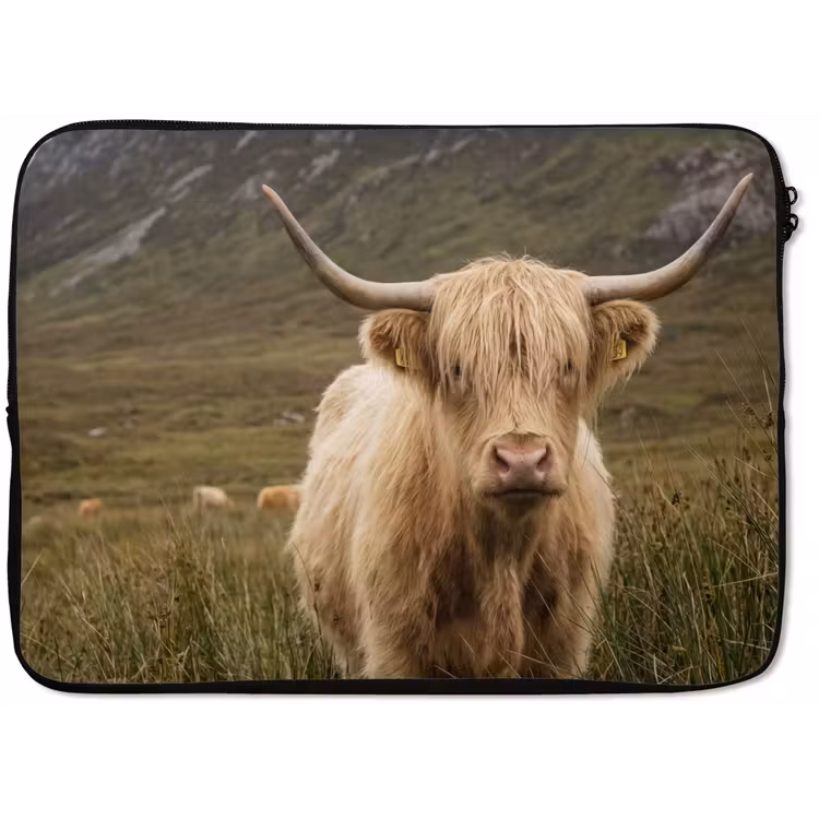 Schotse hooglander - Bergen - Grasveld laptophoes neopreen klein -zkaufland3dotto