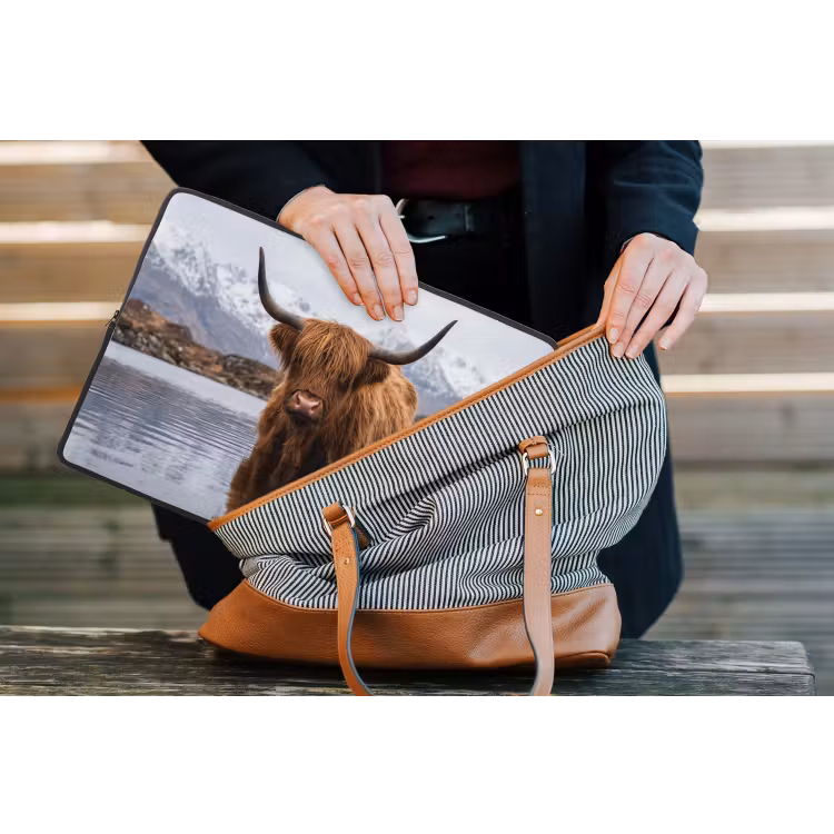Schotse hooglander - Bruin - Water laptophoes neopreen klein -tas
