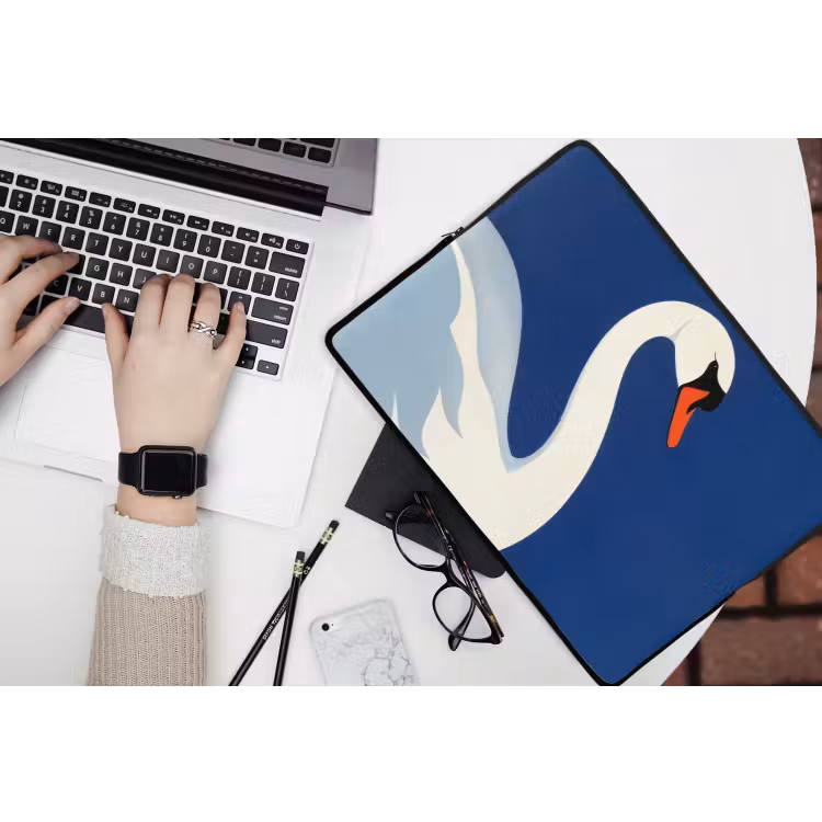 Zwaan - Wit - Snavel - Illustratie laptophoes neopreen klein -bureau