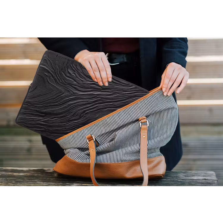 Zwart - Abstract - Hout laptophoes neopreen klein -tas