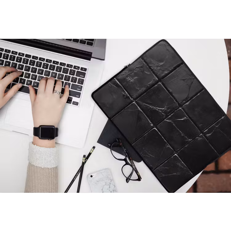 Zwart - Tegels - Steen laptophoes neopreen klein -bureau