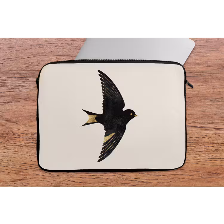 Zwarte zwaluw - Gouden accenten - Lichte achtergrond laptophoes neopreen klein -tafel