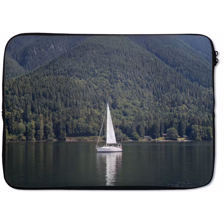 Zeilboot - Water - Bergen - Natuur - Groen laptophoes neopreen klein -zkaufland3dotto