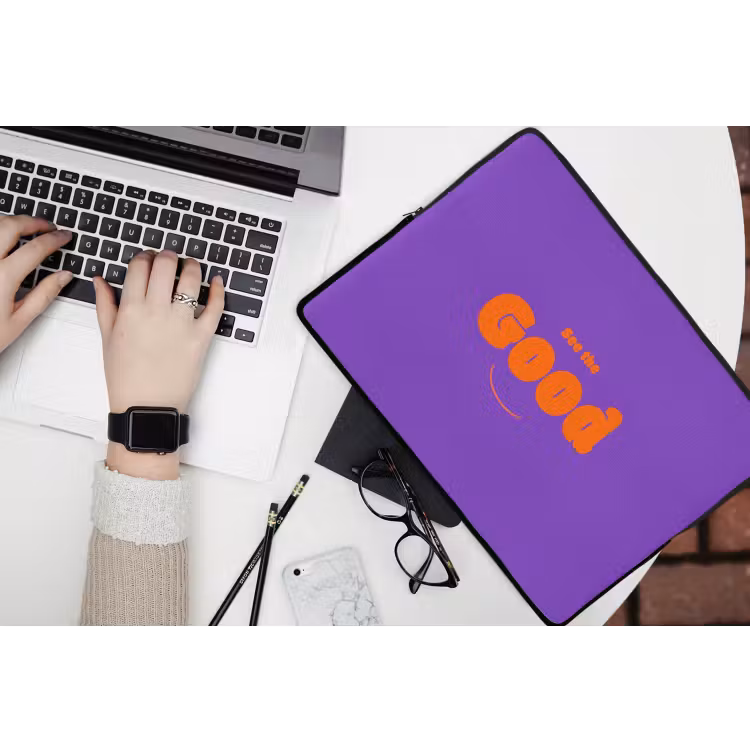 See the good - Oranje - Paars - Smiley laptophoes neopreen klein -bureau