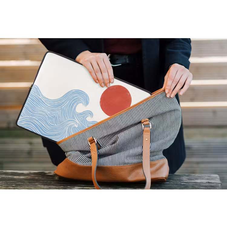 Zon - Golven - Oceaan - Abstract - Rood laptophoes neopreen klein -tas