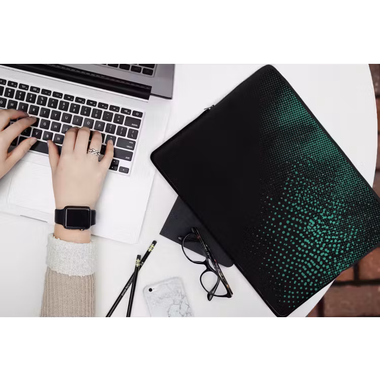 Gaming - Stippen - Groen - Vervagen laptophoes neopreen klein -bureau