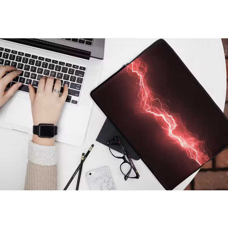 Gaming - Rood - Elektriciteit - Energie - Lijn laptophoes neopreen klein -bureau