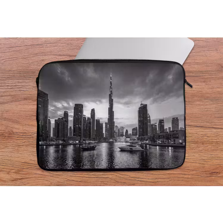 Stad - Skyline - Architectuur - Avond - Zwart-wit laptophoes neopreen klein -tafel