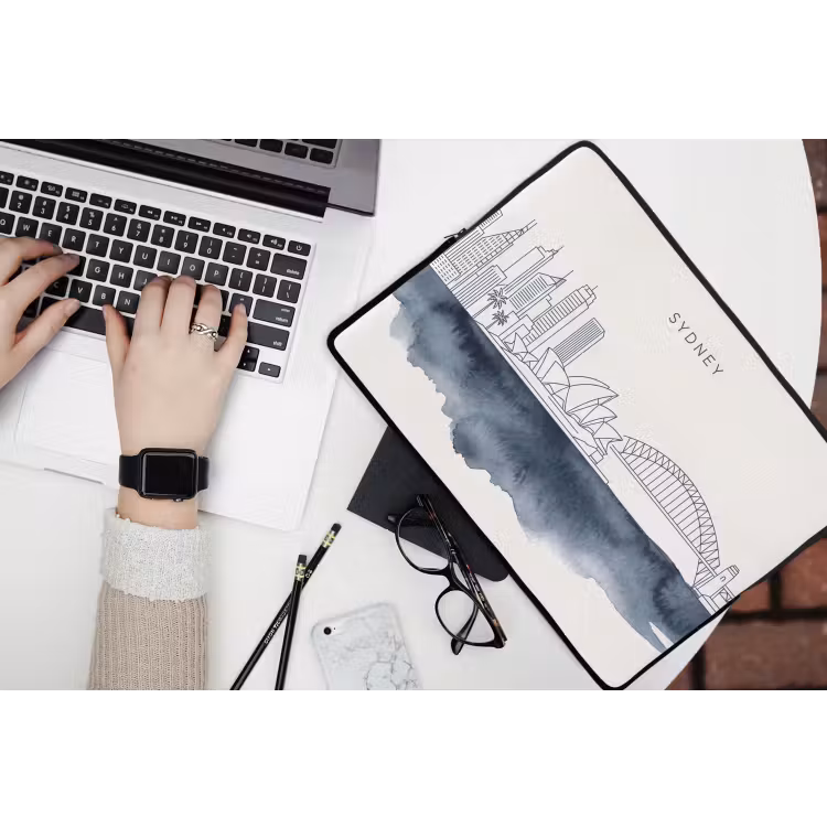 Stad - Skyline - Architectuur - Minimalistisch - Blauw laptophoes neopreen klein -bureau