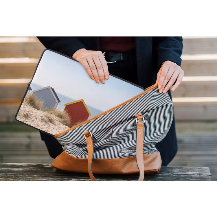 Strand - Huisjes - Kleurrijk - Duinen laptophoes neopreen klein -tas