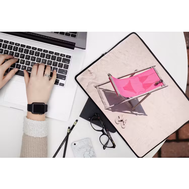Strand - Ligstoel - Badkleding - Zomer - Roze laptophoes neopreen klein -bureau