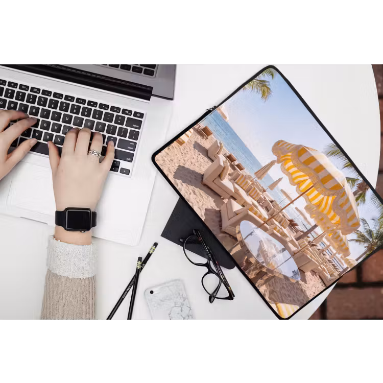 Strand - Ligbedden - Vakantie - Modern - Geel laptophoes neopreen klein -bureau