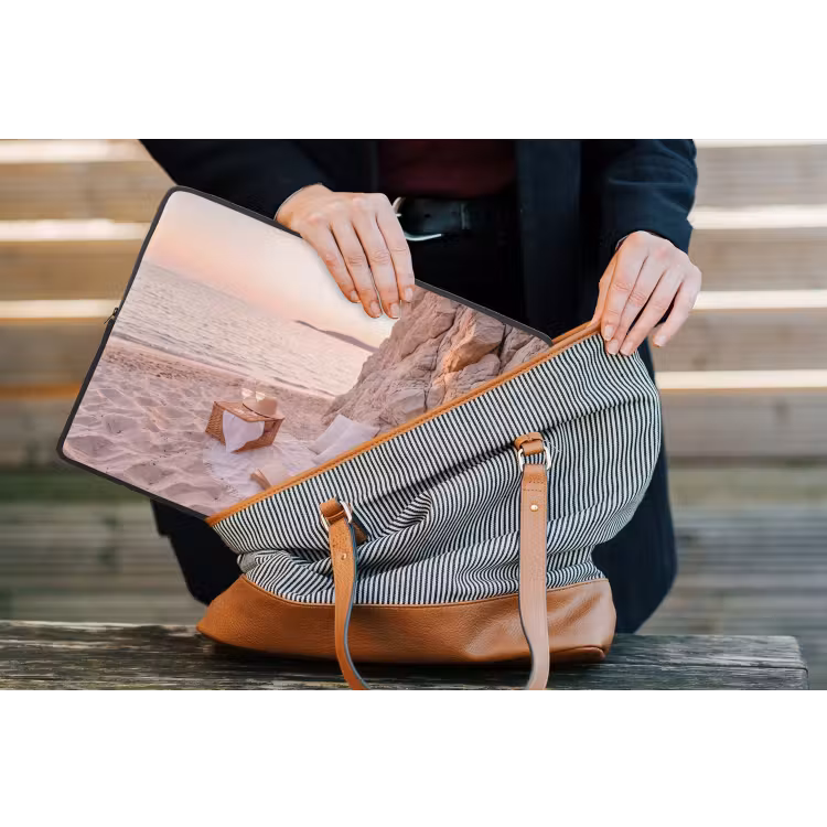 Strand - Picknick - Zonsondergang - Zomer - Natuur laptophoes neopreen klein -tas