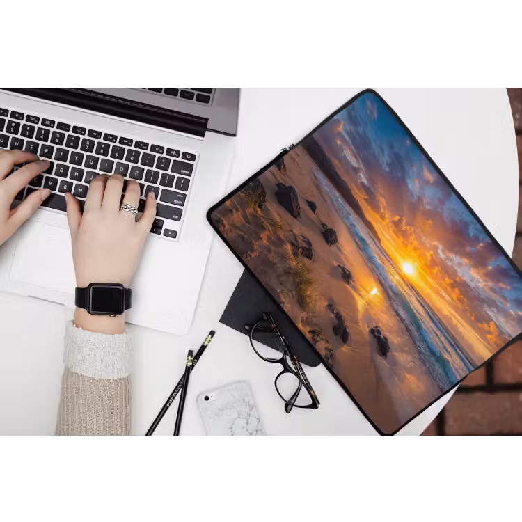 Strand - Zonsondergang - Golven - Natuur - Oranje laptophoes neopreen klein -bureau