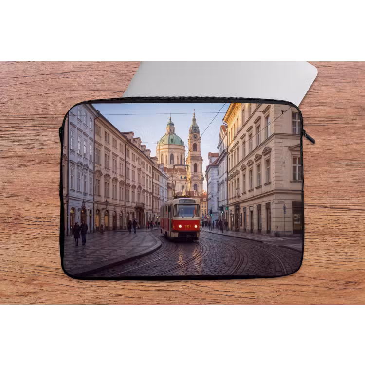 Tram - Straat - Stadsgezicht - Klassiek - Rood laptophoes neopreen klein -tafel