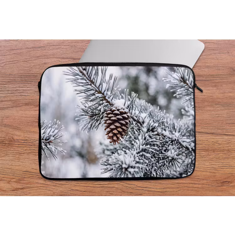 Dennenappel - Tak - Sneeuw - Winter - Sfeervol laptophoes neopreen klein -tafel