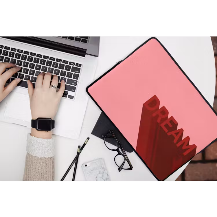 Dream - 3D - Rood - Roze laptophoes neopreen klein -bureau
