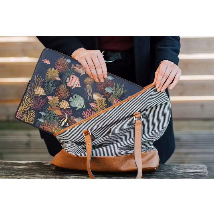 Onderwaterwereld - Vissen - Koraal - Illustratie - Kleurrijk laptophoes neopreen klein -tas